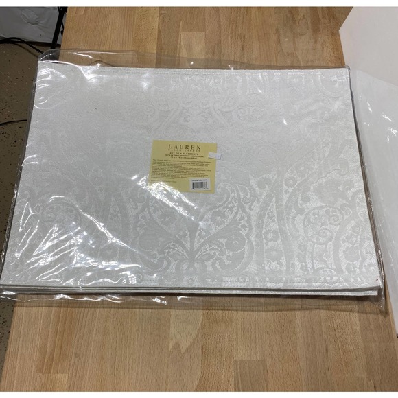 Lauren Ralph Lauren Other - Lauren Ralph Lauren Set of 4 White Paisley Place Mats